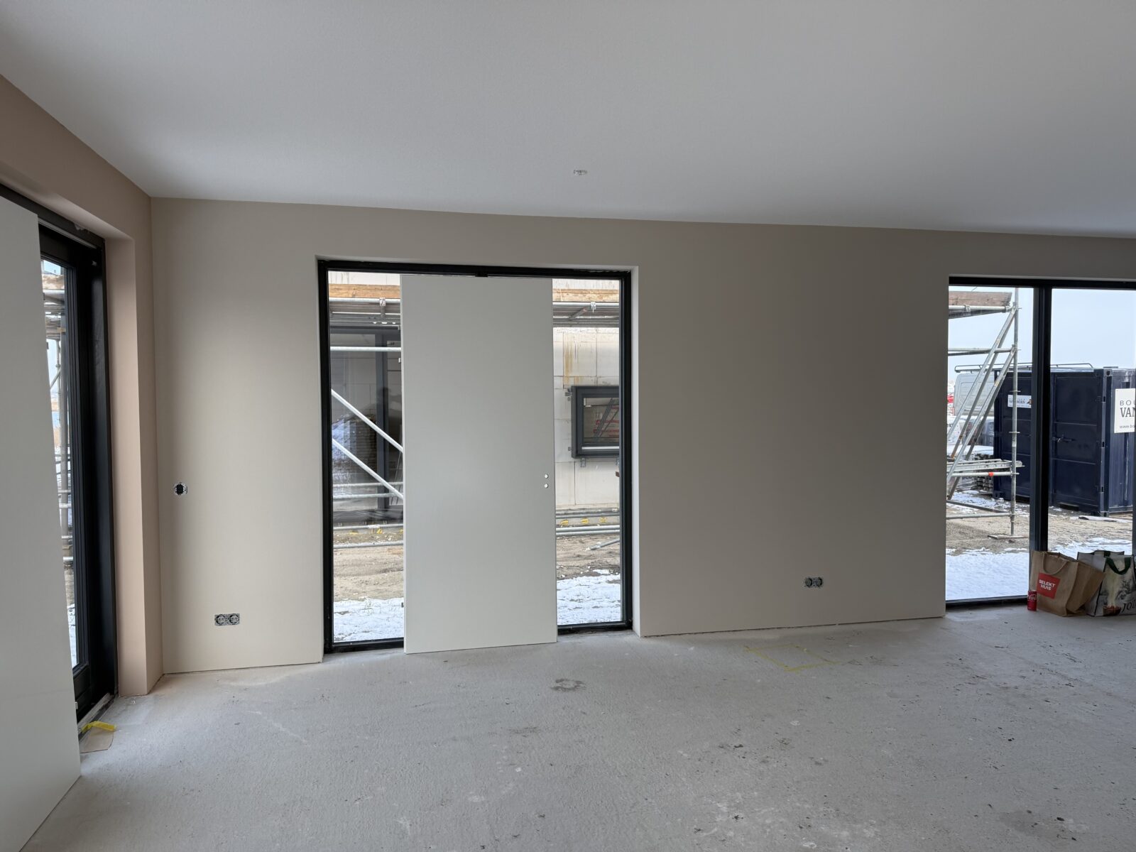 Stukadoor Zwolle strak afgewerkte wanden nieuwbouw